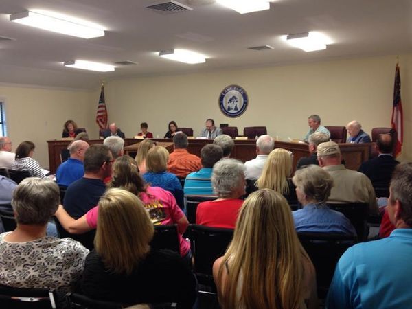 600x450 Crowd, in Lake Park City Council, by Gretchen Quarterman, for Lowndes Area Knowledge Exchange, 1 April 2014