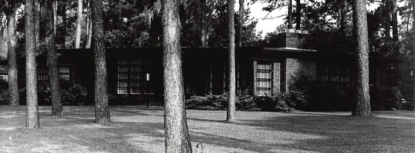 600x222 Nichols House, in Valdosta's Ultramodern Masterpiece: The Nichols House on Baytree, by Alfred Willis, 1 October 2014